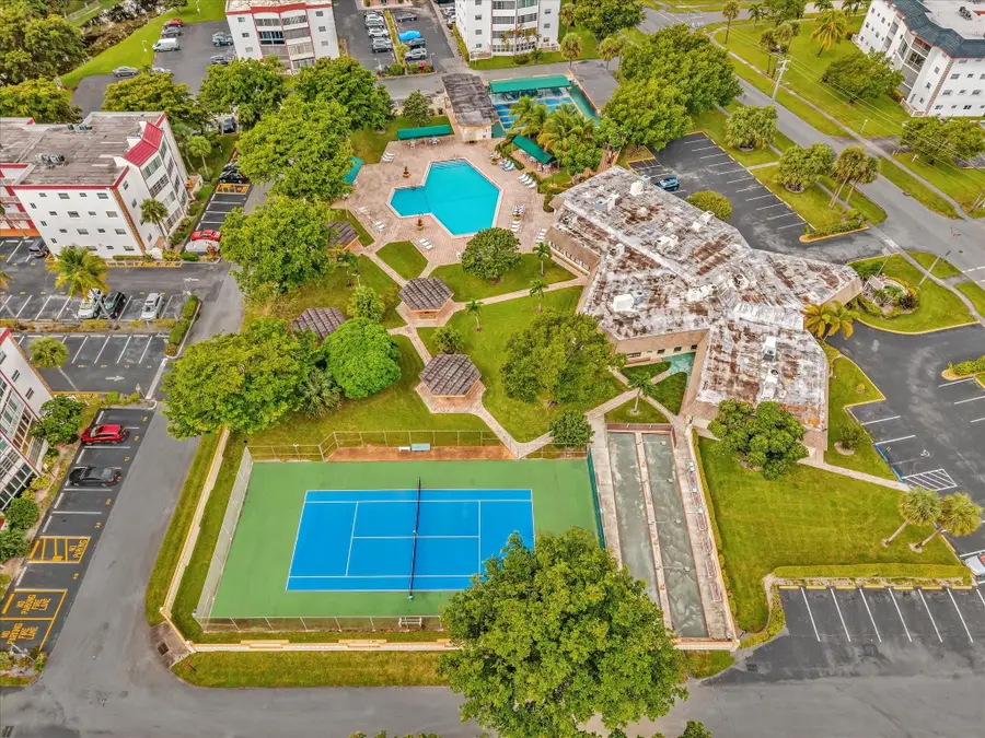 3990 NW 42nd Ave #308, Lauderdale Lakes, FL 33319 - Image #2