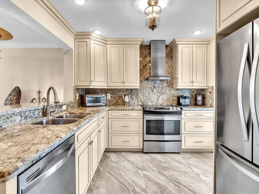 3990 NW 42nd Ave #308, Lauderdale Lakes, FL 33319 - Image #3