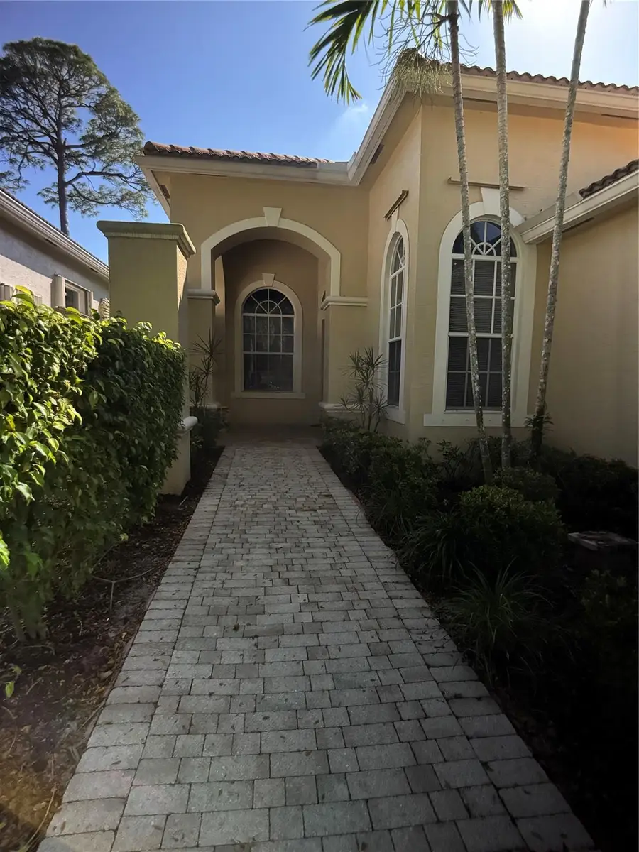 10538 Northgreen Dr, Lake Worth, FL 33449 - Image #3