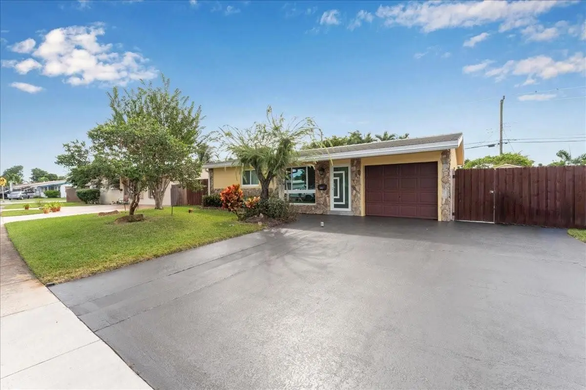 230 NE 58th St, Fort Lauderdale, FL 33334 - Image #1