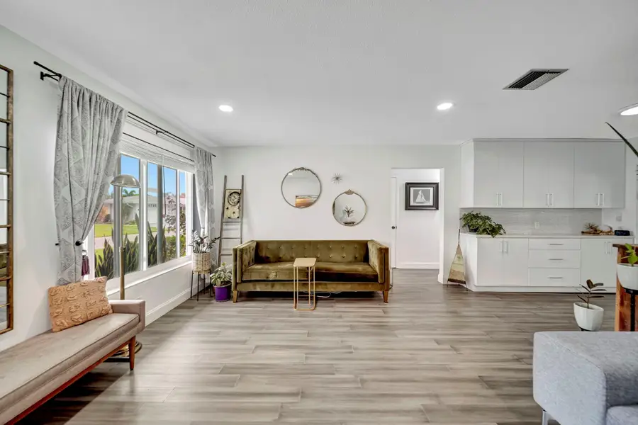 4400 NW 45th Ct, Tamarac, FL 33319 - Image #3