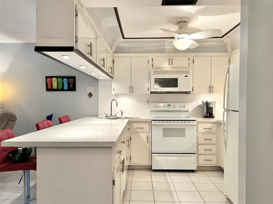 3002 NE 5th Ter #209-B, Wilton Manors, FL 33334 - Image #2