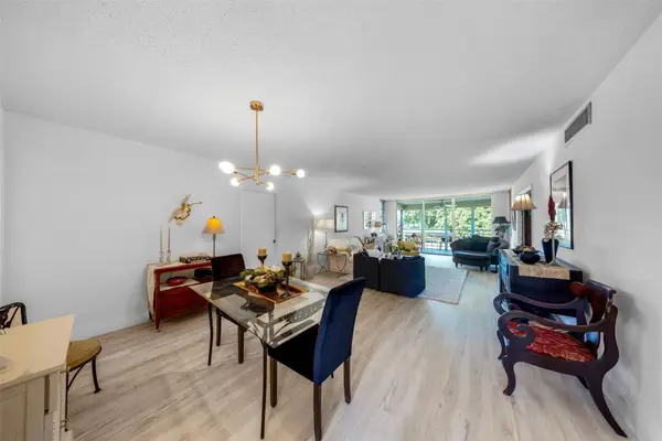 901 Cypress Grove Dr #203, Pompano Beach, FL 33069