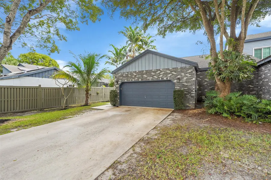 6575 Abbey Rd, Parkland, FL 33067 - Image #3