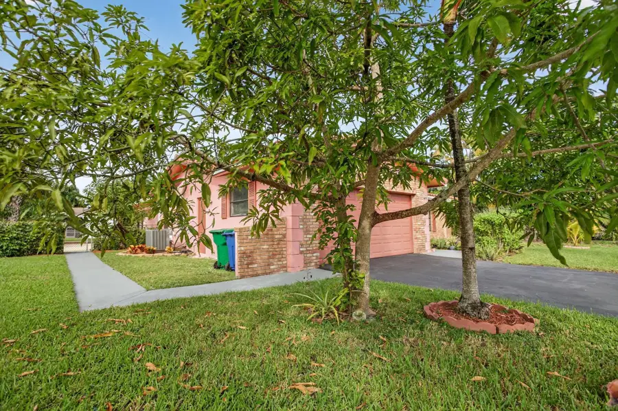 4460 NW 105th Ter, Coral Springs, FL 33065 - Image #2