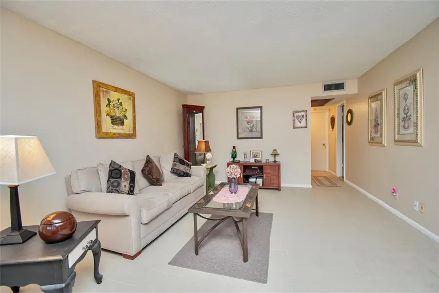 235 Kent N #235, West Palm Beach, FL 33417 - Image #2