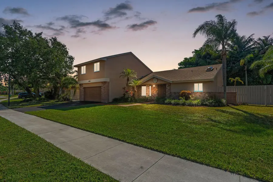 14740 Madison Pl, Davie, FL 33325 - Image #3