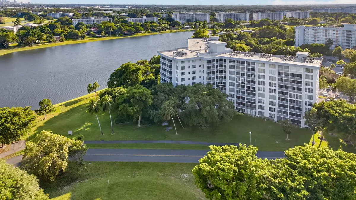 2940 N. Course Dr #903, Pompano Beach, FL 33069 - Image #1