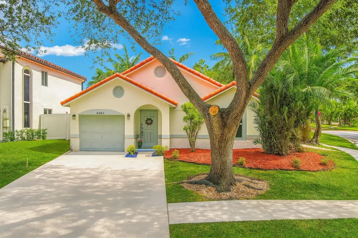 9801 NW 5th Ct, Plantation, FL 33324 - Image #1