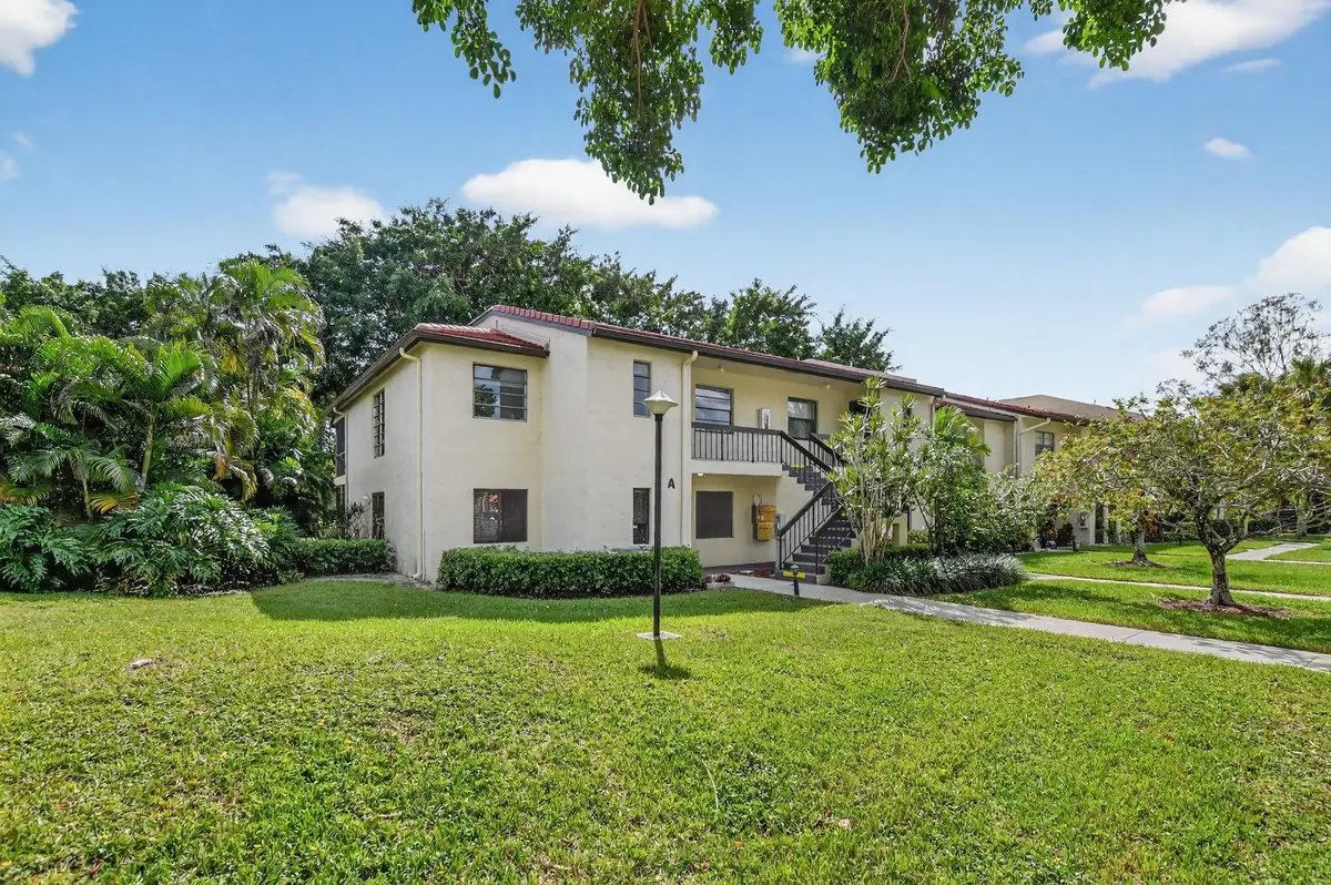 8310 Casa Del Lago #1A, Boca Raton, FL 33433 - Image #1