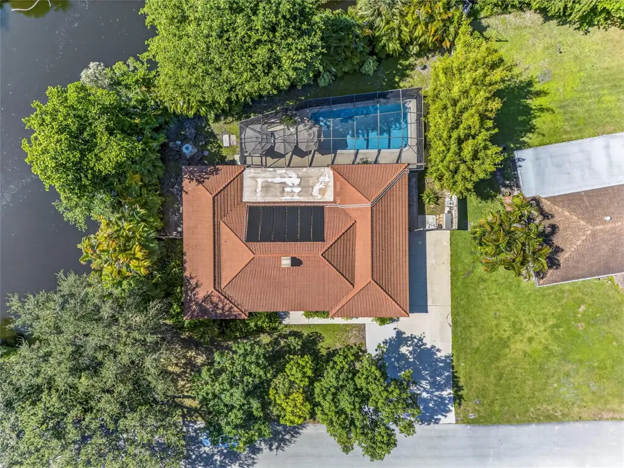 1823 Richard Ln, Palm Springs, FL 33406 - Image #3