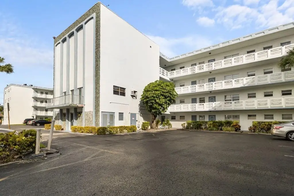 4090 NW 42nd Ave #309, Lauderdale Lakes, FL 33319 - Image #1