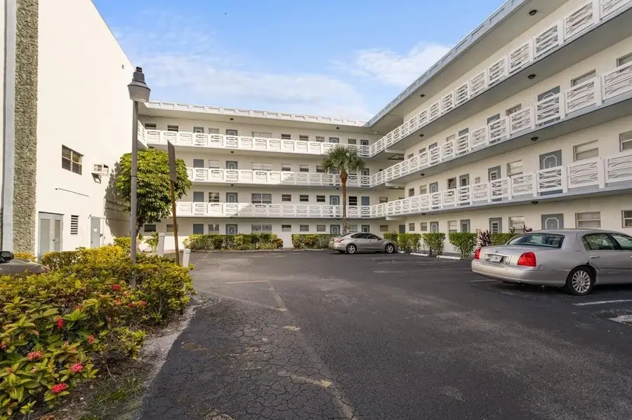 4090 NW 42nd Ave #309, Lauderdale Lakes, FL 33319 - Image #2