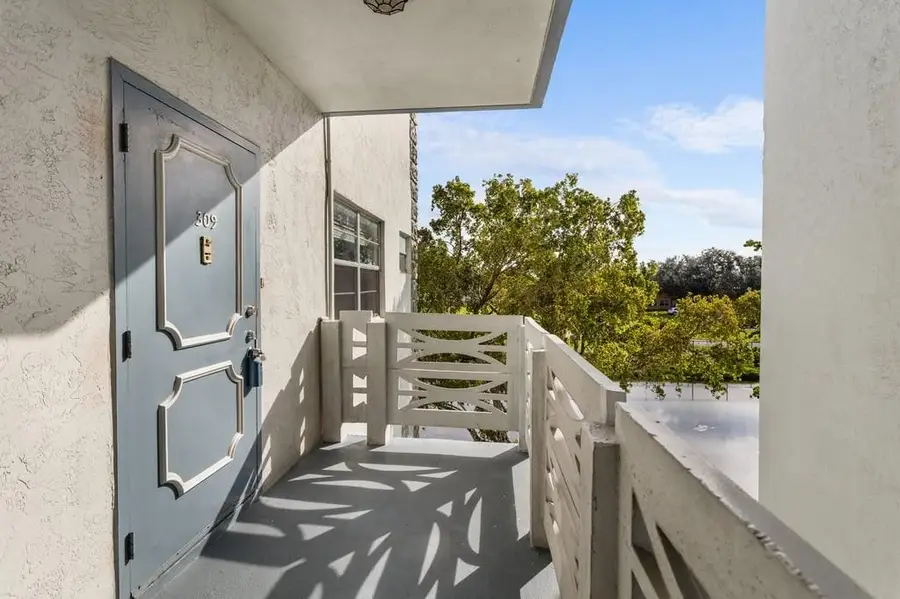 4090 NW 42nd Ave #309, Lauderdale Lakes, FL 33319 - Image #3
