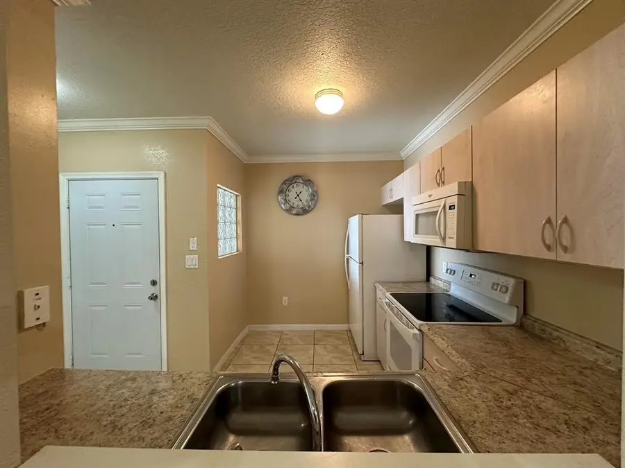 1091 Golden Lakes Boulevard #422, West Palm Beach, FL 33411 - Image #2