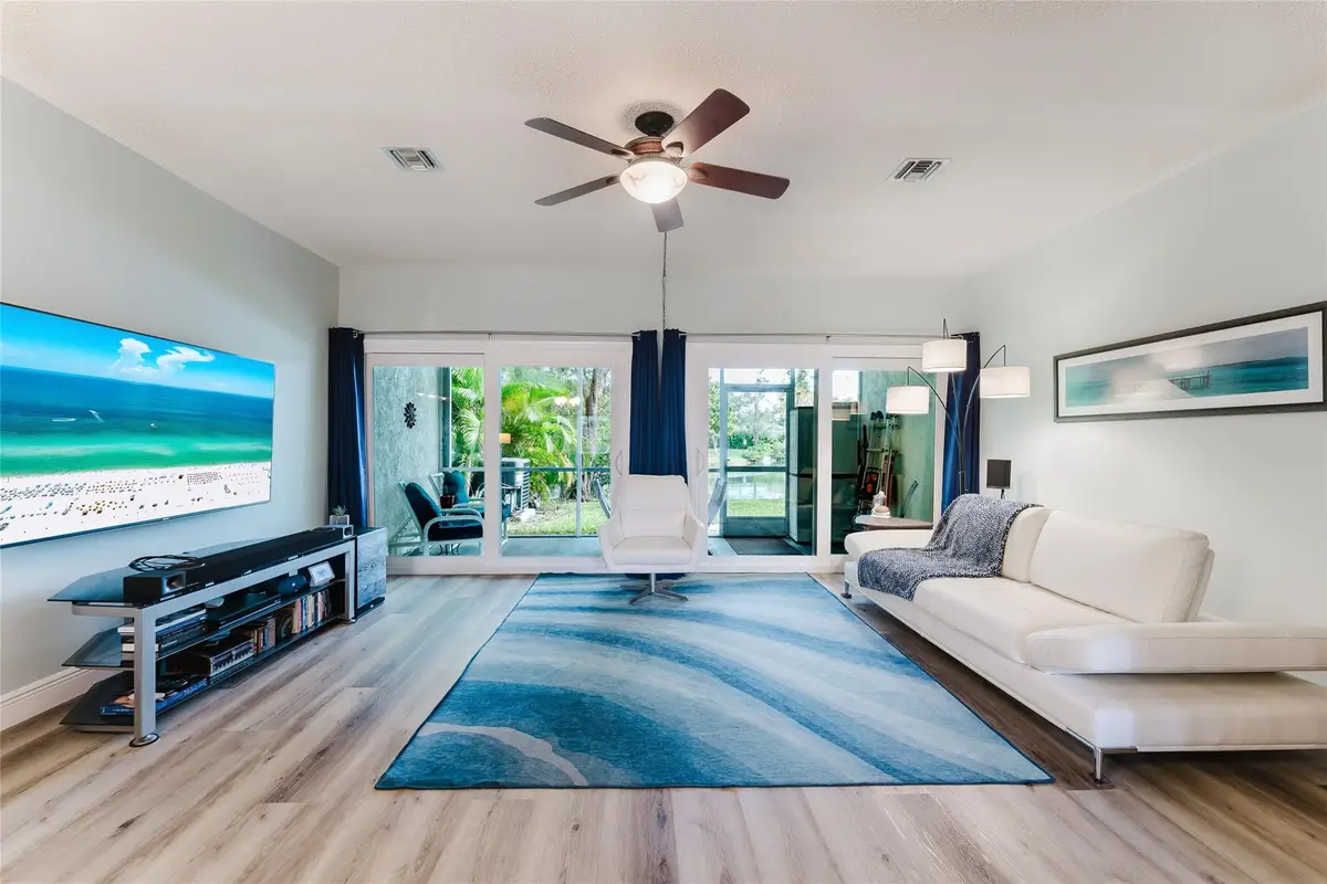 272 W Hemingway Cir, Margate, FL 33063 - Image #1