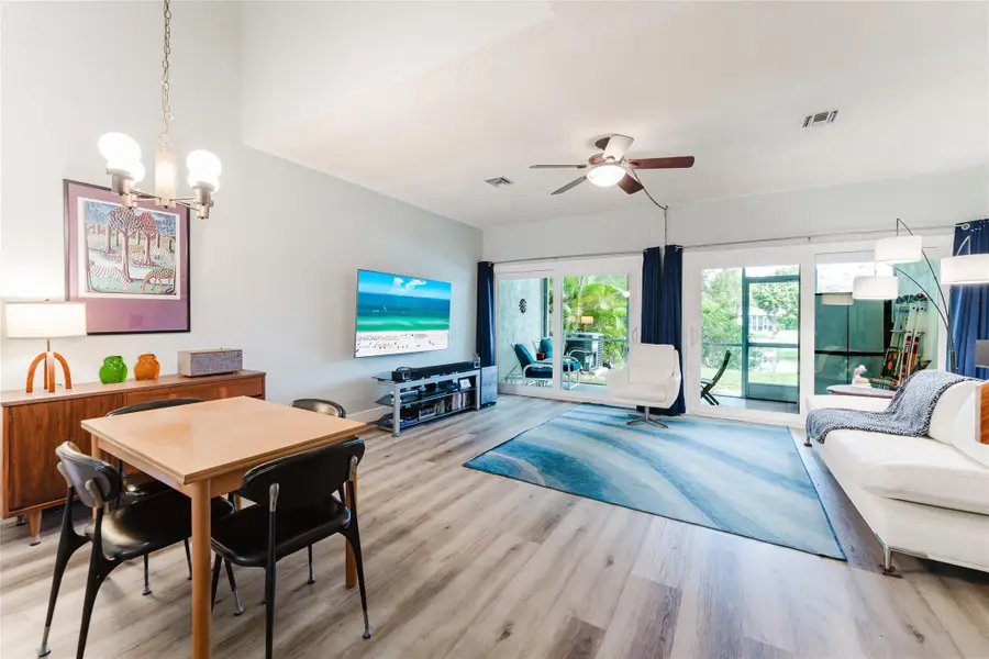 272 W Hemingway Cir, Margate, FL 33063 - Image #2