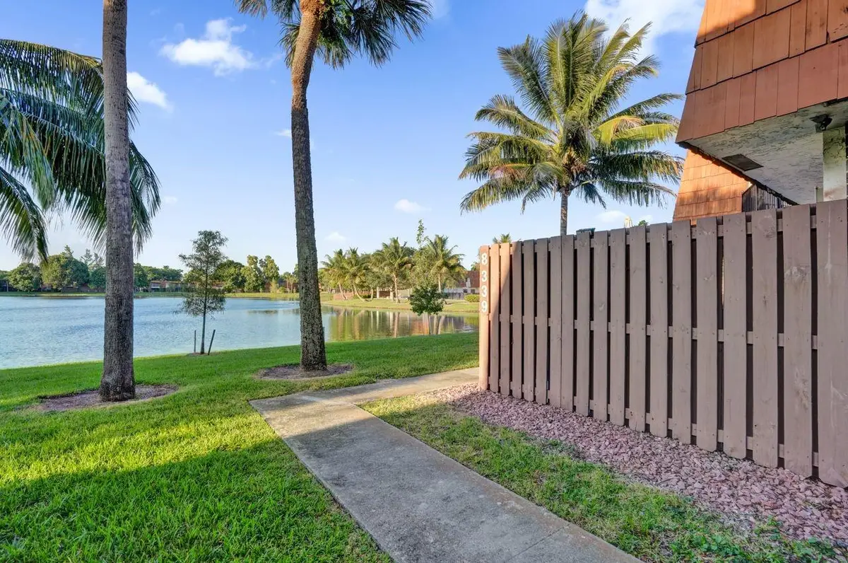 8339 S Coral Cir #8339, North Lauderdale, FL 33068 - Image #1