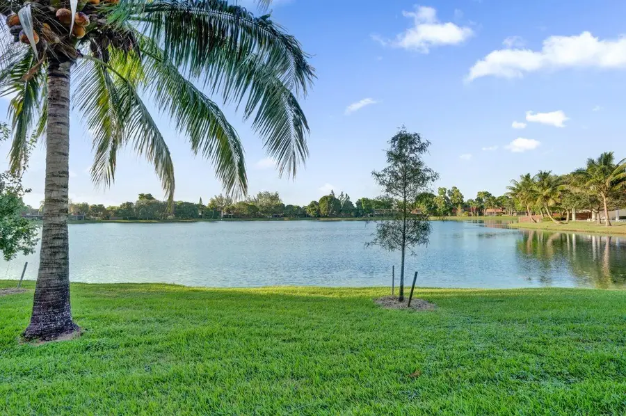 8339 S Coral Cir #8339, North Lauderdale, FL 33068 - Image #3