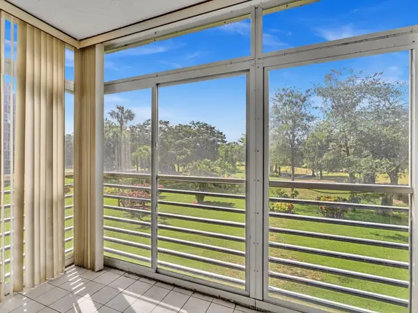 625 S Oaks Dr #305, Pompano Beach, FL 33069