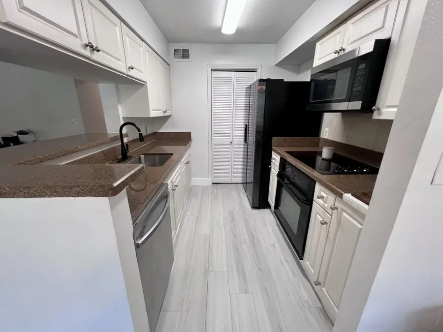 2400 NW 33rd St #1108, Oakland Park, FL 33309 - Image #2