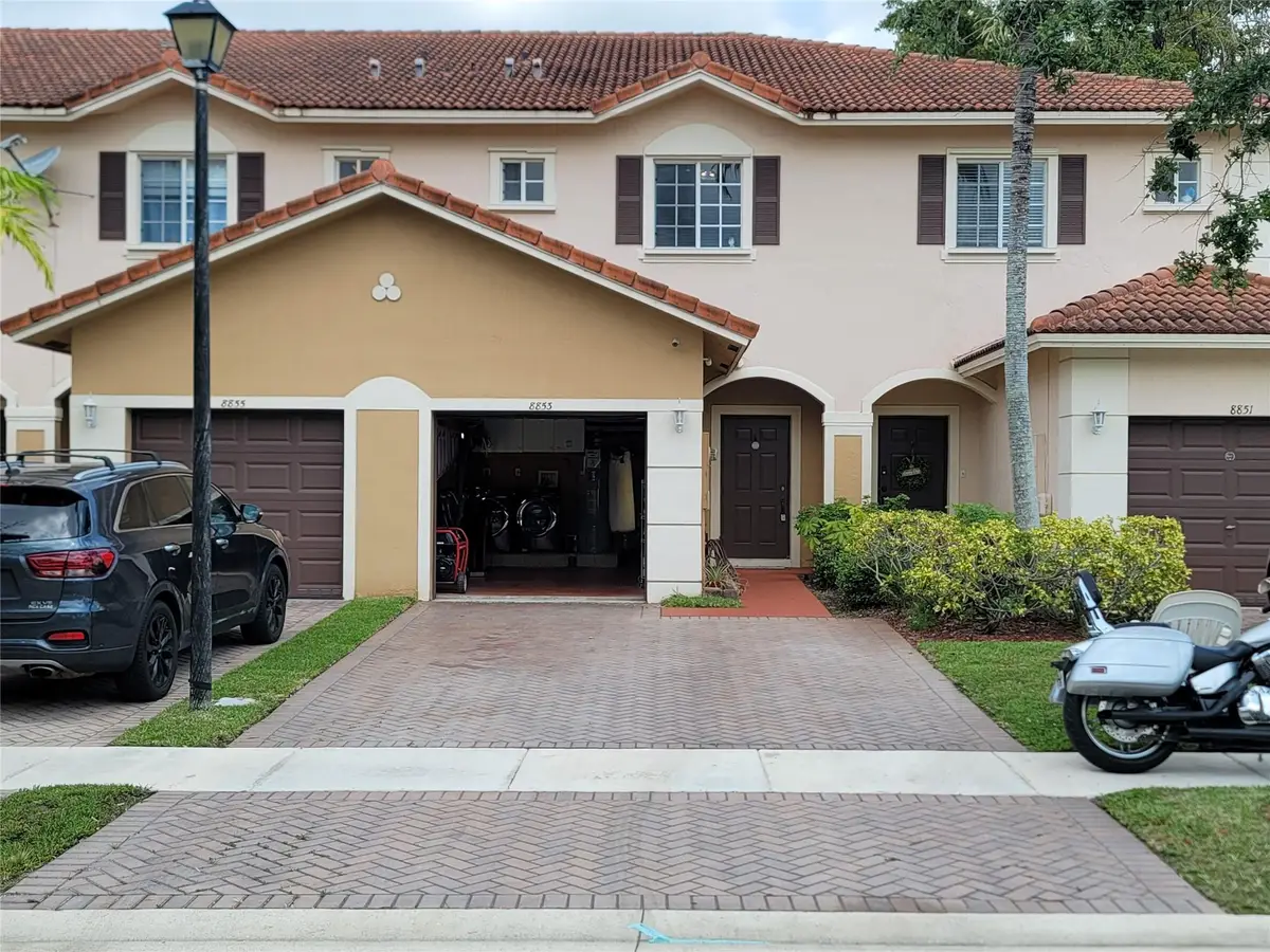 8853 N Isles Cir #8853, Tamarac, FL 33321 - Image #1