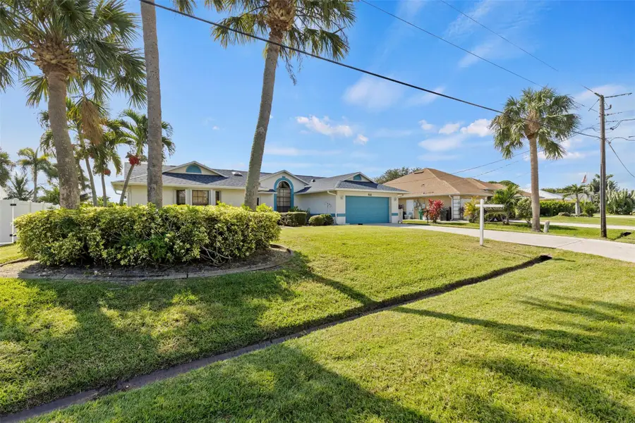522 SE Majestic Ter, Port Saint Lucie, FL 34983 - Image #3