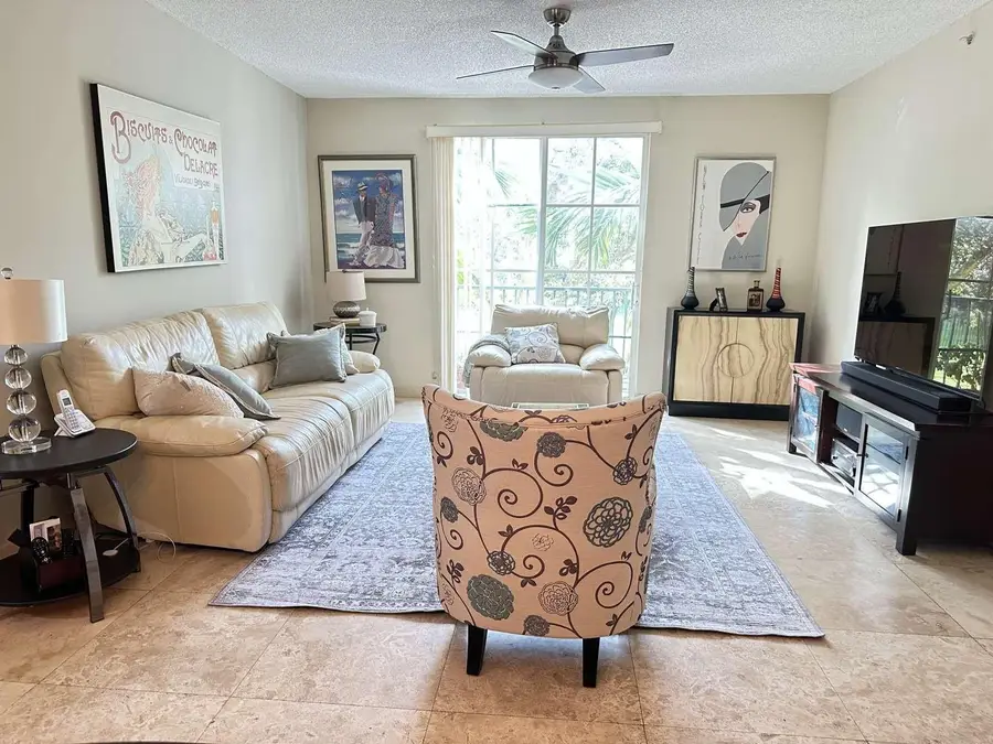 630 S Sapodilla Ave #215, West Palm Beach, FL 33401 - Image #2