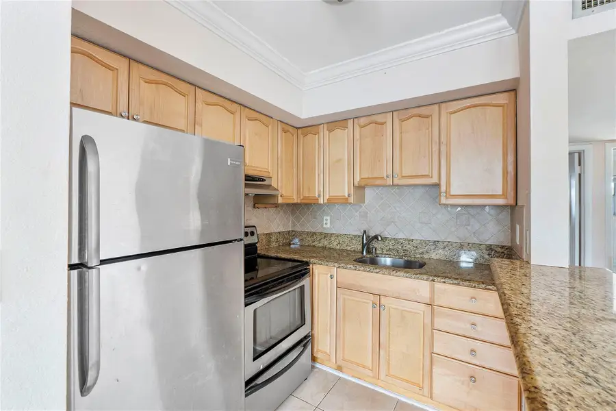 4050 NE 12th Ter #39-2, Oakland Park, FL 33334 - Image #3