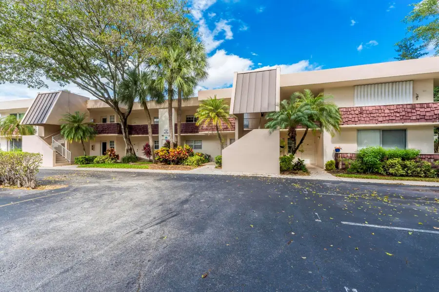 2951 S Palm Aire Dr #202, Pompano Beach, FL 33069 - Image #3