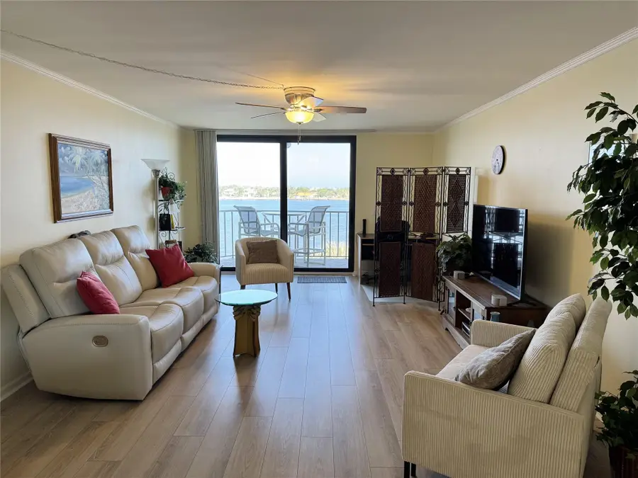 1202 S Lake Dr #502, Lantana, FL 33462 - Image #3