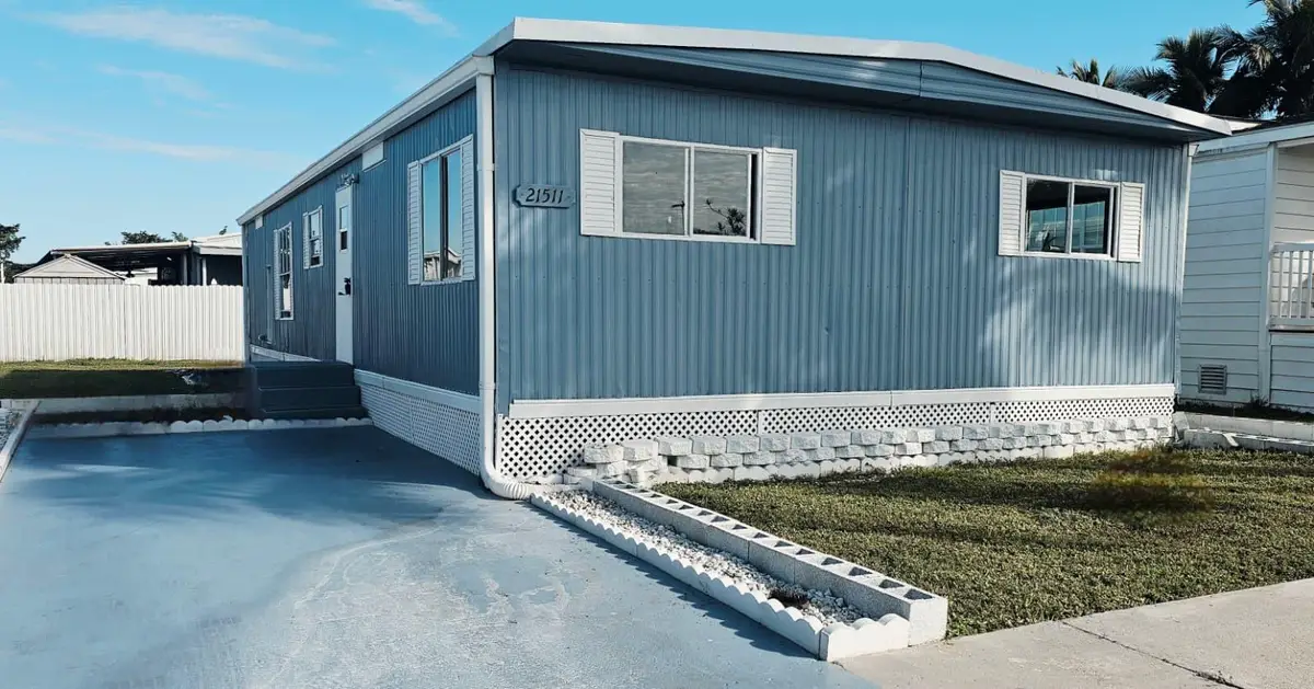 21511 NW 3rd St, Pembroke Pines, FL 33029 - Image #1