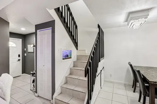 5843 Woodlands Blvd #5843, Tamarac, FL 33319