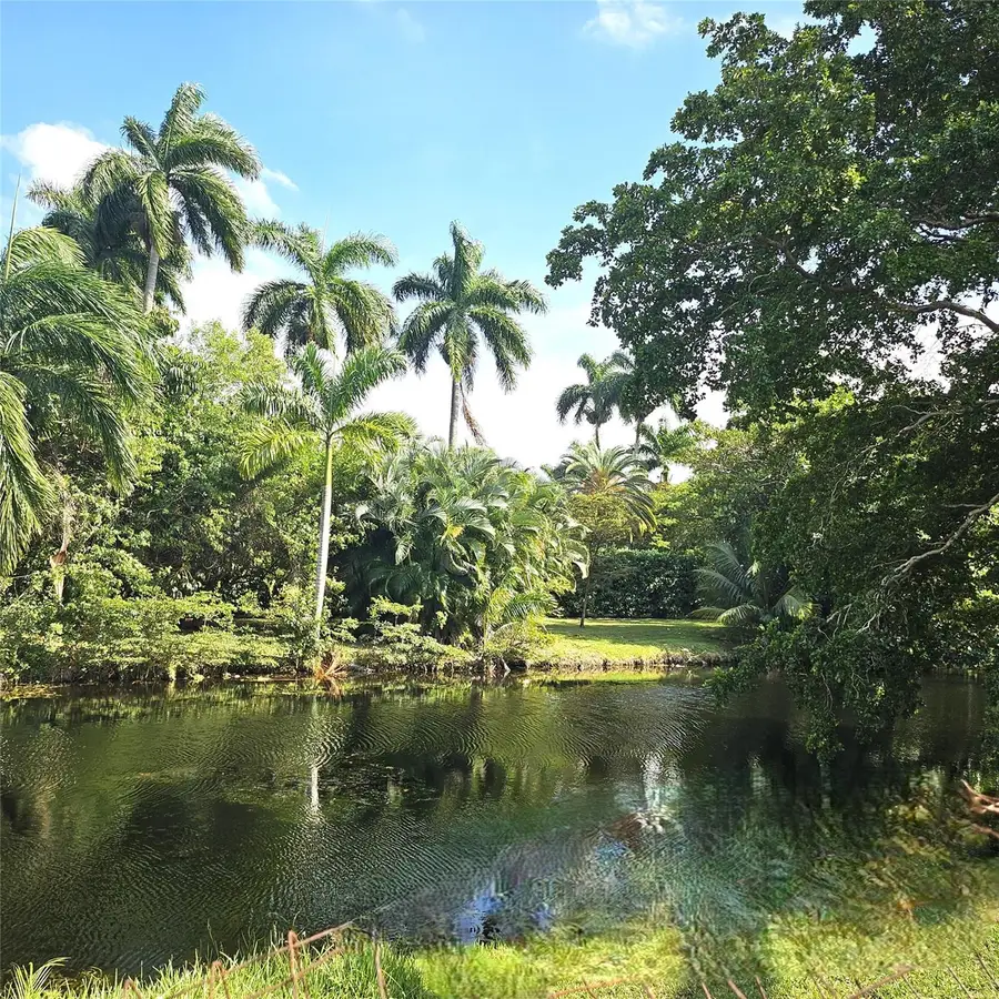 370 NW 65th Ave, Plantation, FL 33317 - Image #2