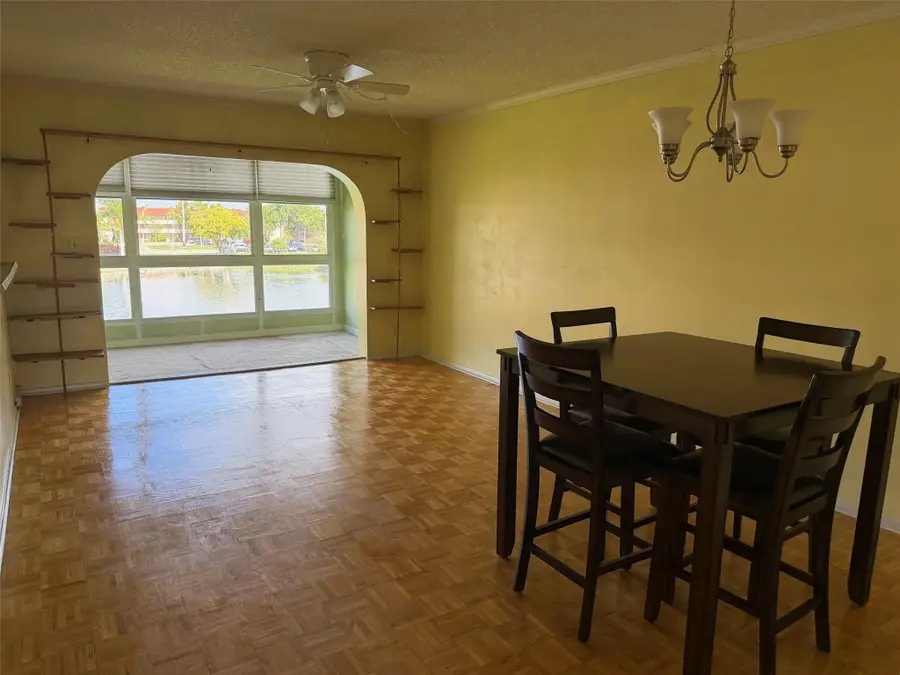 2950 W Sunrise Lks Dr #305, Fort Lauderdale, FL 33322 - Image #3