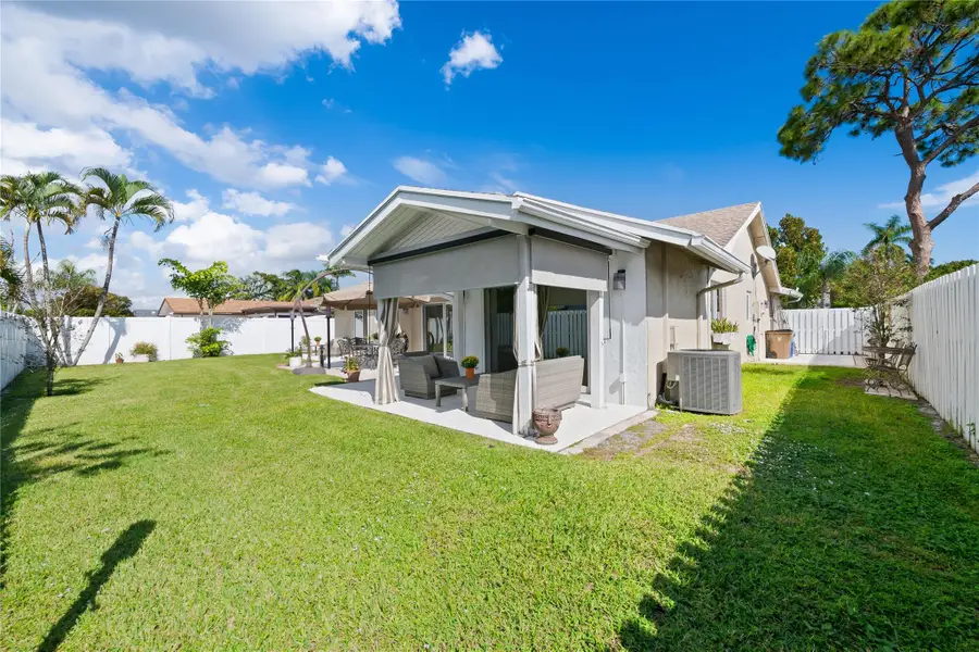 1431 SW 25th Ave, Deerfield Beach, FL 33442 - Image #2