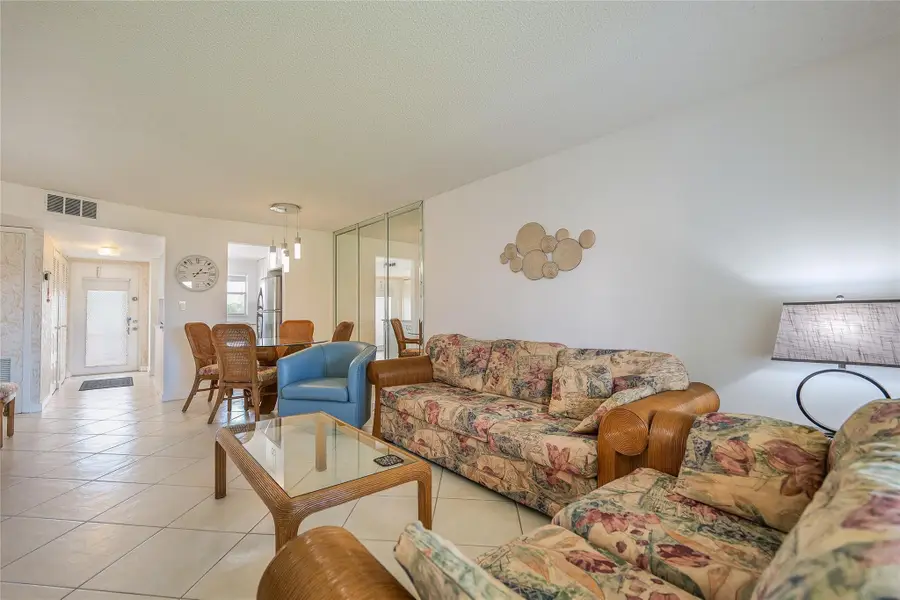 9400 Sunrise Lakes Blvd #304, Sunrise, FL 33322 - Image #3