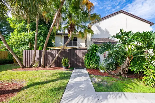 3387 Cocoplum Cir #3387, Pompano Beach, FL 33063