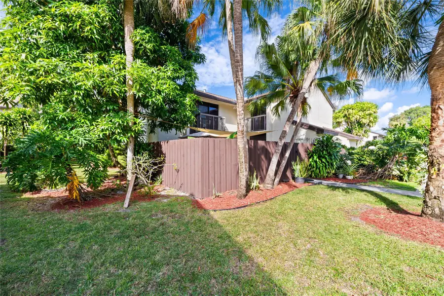 3387 Cocoplum Cir #3387, Pompano Beach, FL 33063 - Image #2