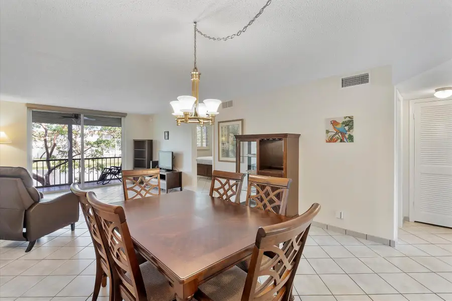 8971 S Hollybrook Blvd #209, Pembroke Pines, FL 33025 - Image #3