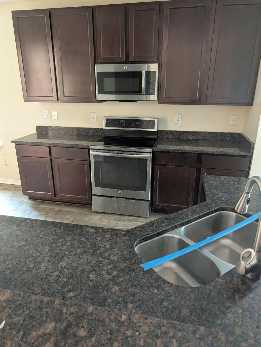 313 NE Glentry Ave, Port Saint Lucie, FL 34983 - Image #2