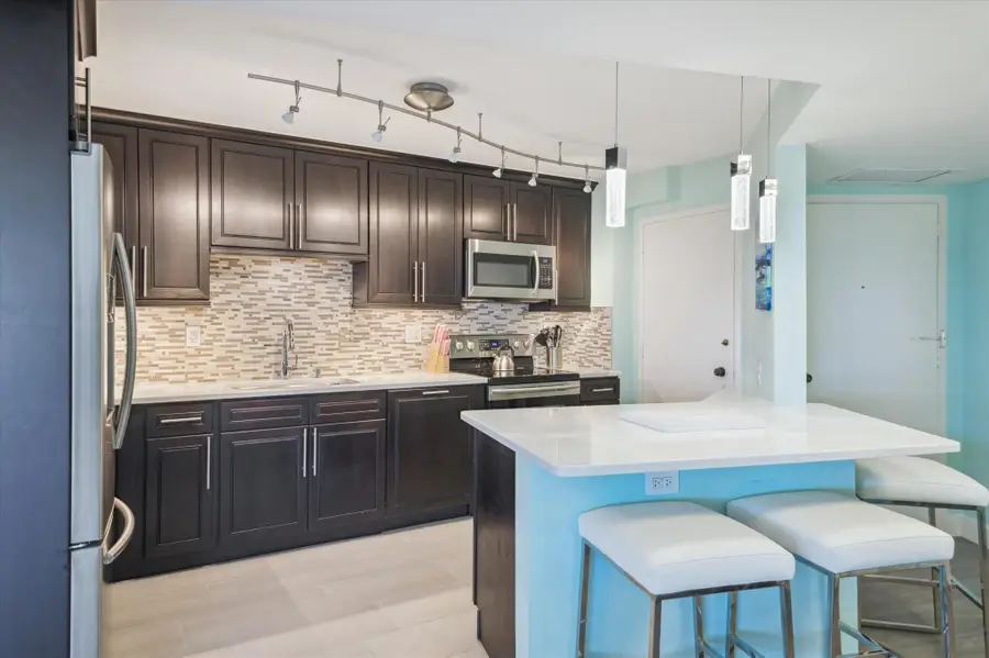 3000 Holiday Dr #506, Fort Lauderdale, FL 33316 - Image #2