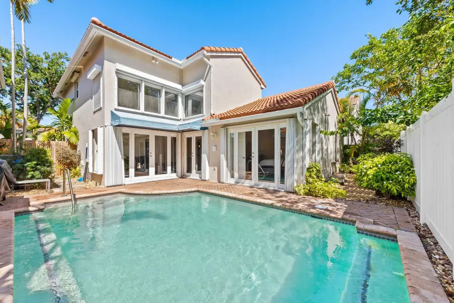 975 Weeping Willow Way, Hollywood, FL 33019 - Image #3