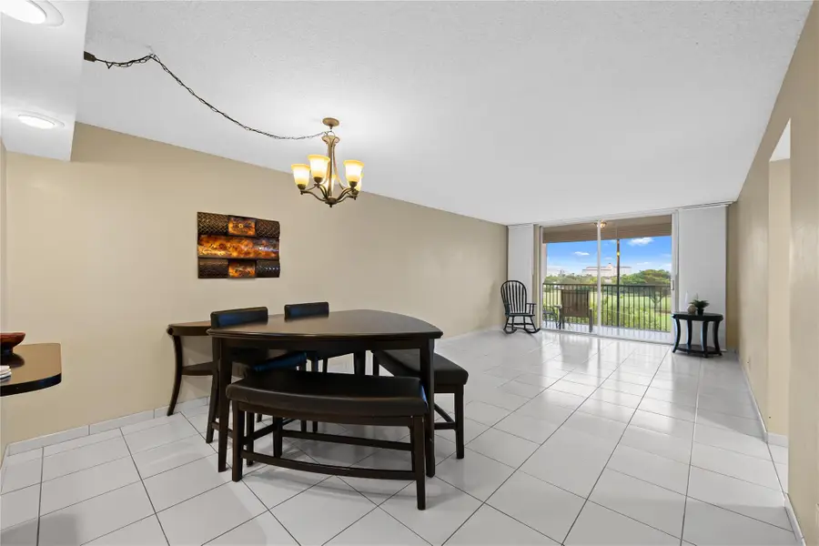 3300 W Rolling Hills Cir #610, Davie, FL 33328 - Image #3