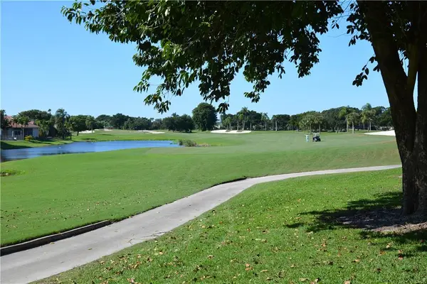 2853 Kinsington Cir #17-1, Weston, FL 33332