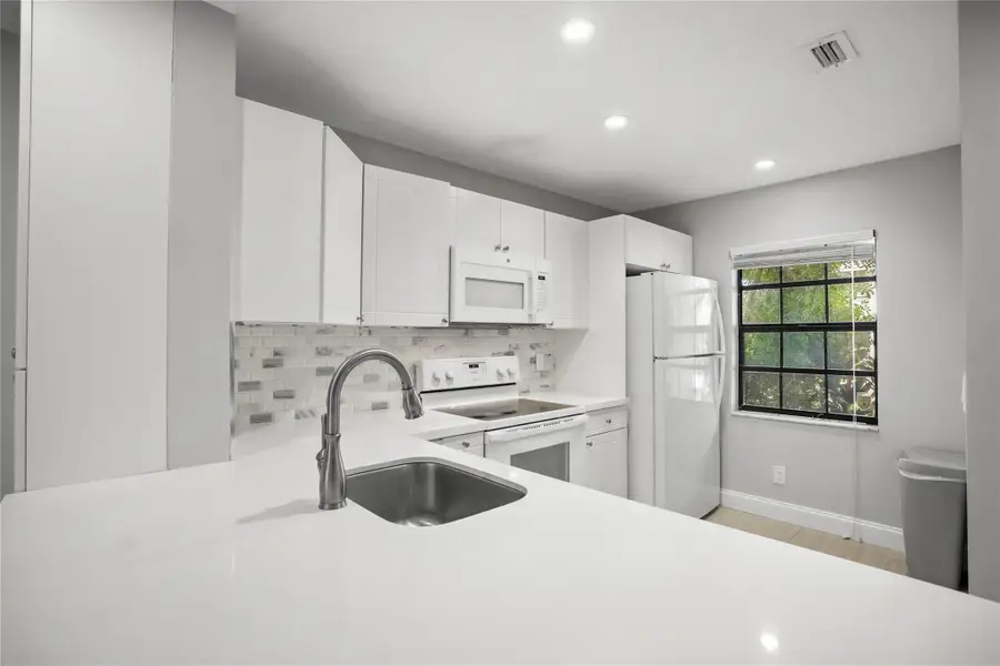 510 NW 103rd Ter #510, Pembroke Pines, FL 33026 - Image #3