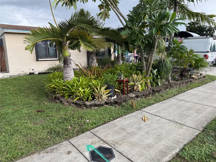 1821 SW 50th Ave, Fort Lauderdale, FL 33317 - Image #2