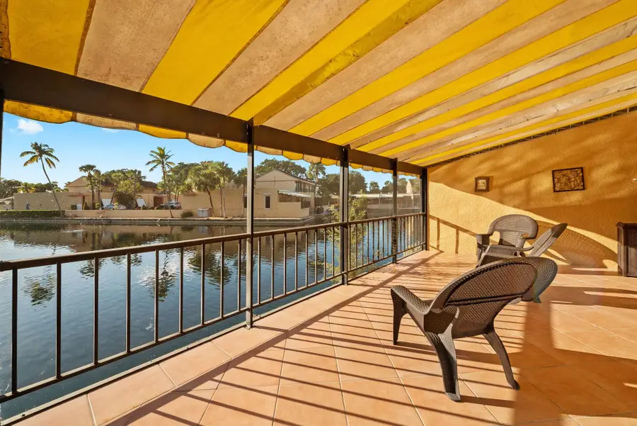 15442 Kippford Ct, Miami Lakes, FL 33014 - Image #2