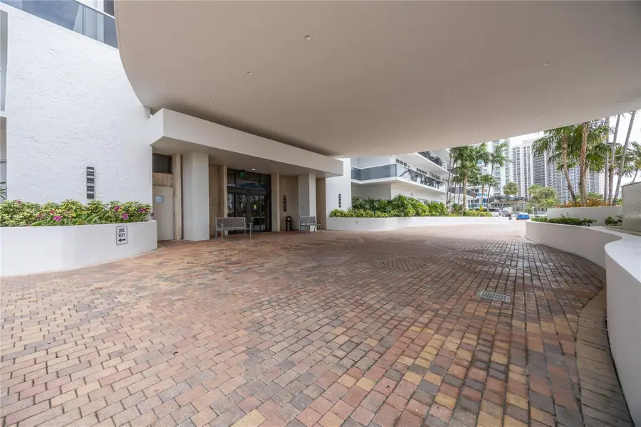 3500 Galt Ocean Dr #1102, Fort Lauderdale, FL 33308 - Image #3