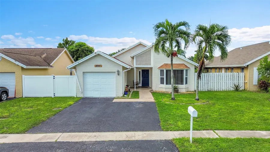 9941 NW 45th St, Sunrise, FL 33351 - Image #2